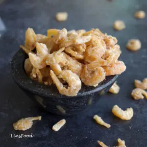 dried shrimp in tiny black bowl