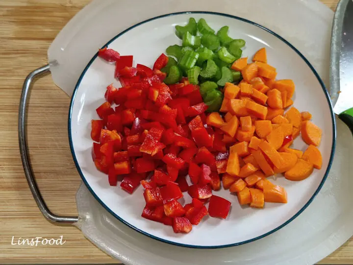 chopped red pepper, celery and carrots for mulligatawny
